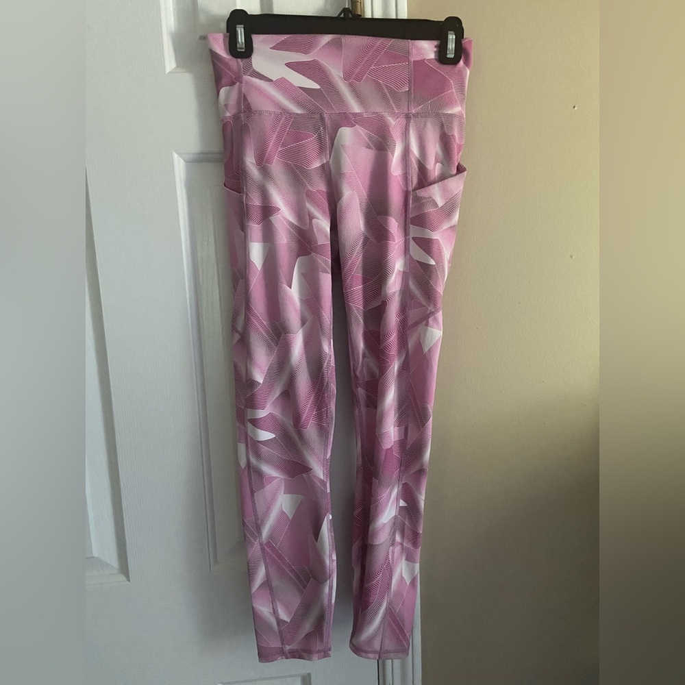 Fabletics Pink and White Patterned Leggings Size Small Athleisure Workoutwear